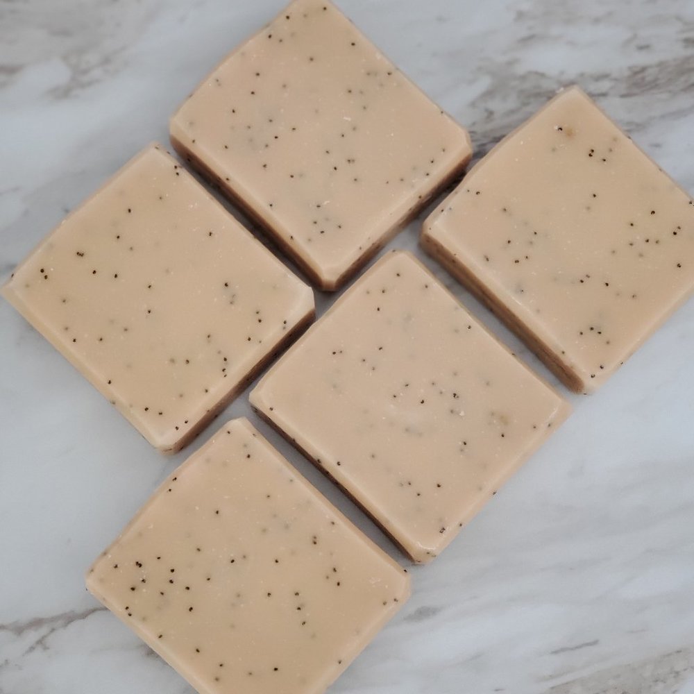 (2) Lemon & Poppy Seed Bar Soaps, Light Lemon & Coconut Scent - Picture 4 of 6